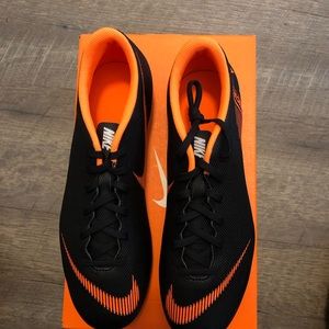 Nike new with original box men’s size 11, vapor twelve club